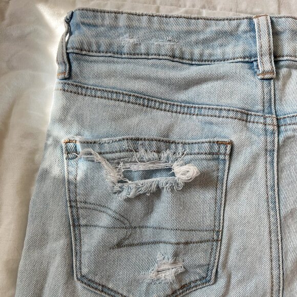 AEO Distressed Low Rise Light Washed Denim Jeans - Picture 4 of 5